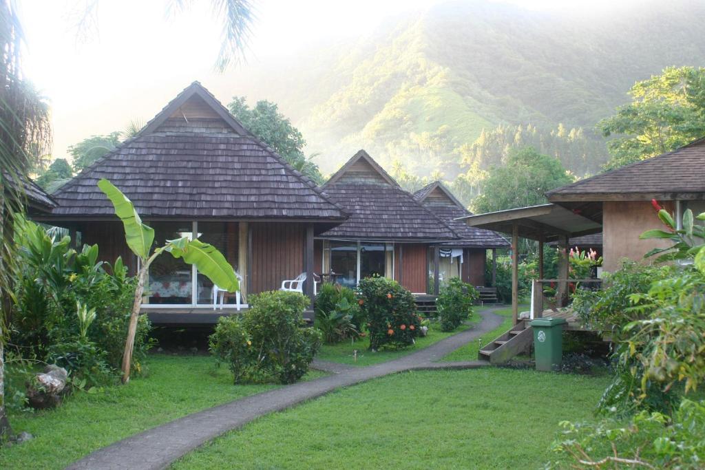 Tauhanihani Village Lodge La Vague Bleue Teahupoo Eksteriør billede